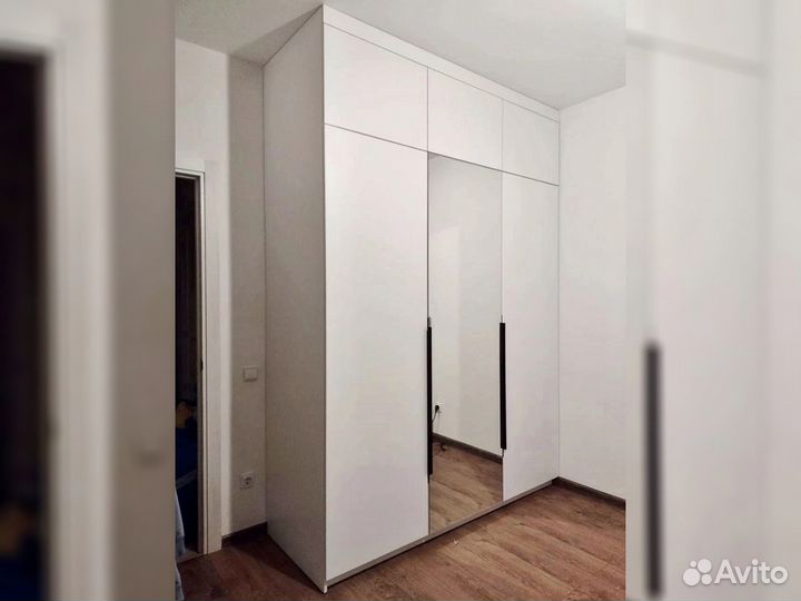 Шкаф
