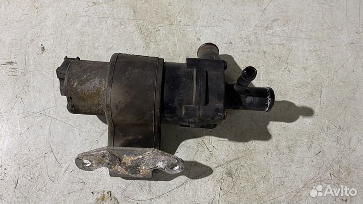 Насос водяной Mercedes Benz W210