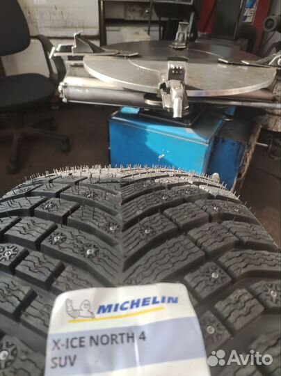 Michelin X-Ice North 4 SUV 295/40 R21 111T