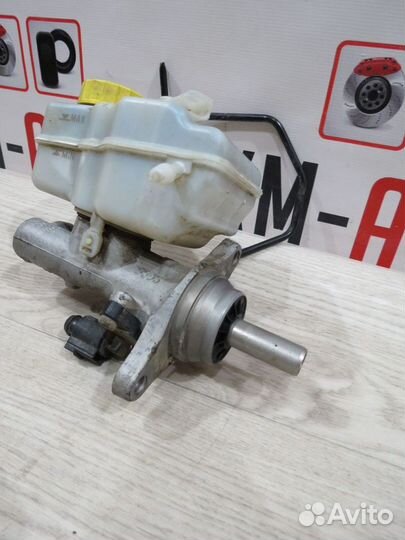 Главный тормозной цилиндр Skoda Rapid