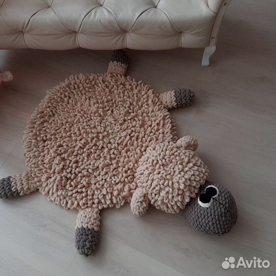 Коврик вязаный