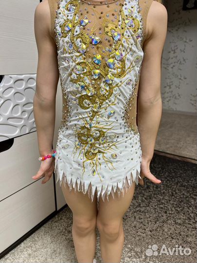 Продам купальник для художественной гимнастики