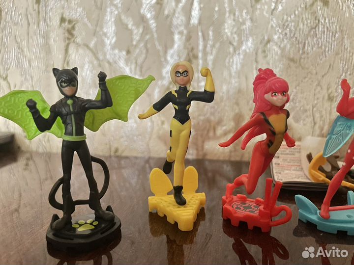 Игрушки из Kinder Леди Баг