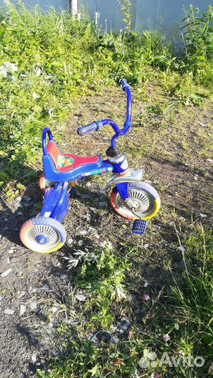 Трехколесный велосипед