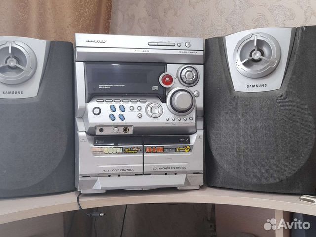 Музыкальный центр