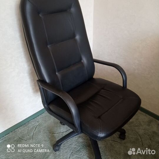 Офисное кресло руководителя бу