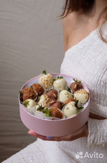 Боксы из клубники в шоколаде