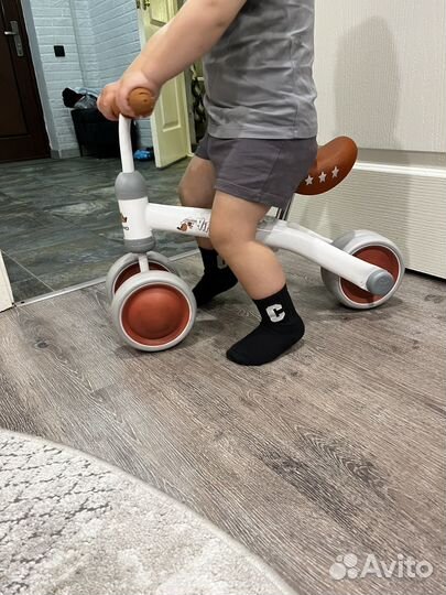 Demiand беговел