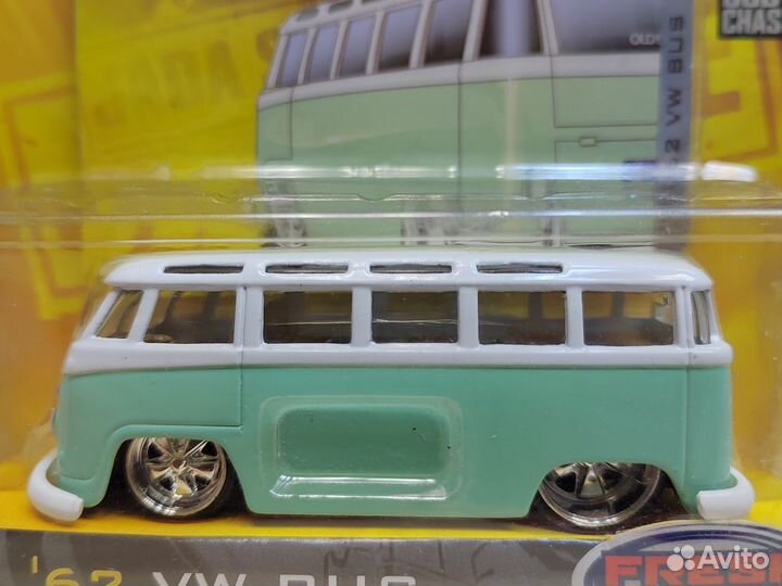 2005 Jada Toys Dub City Oldskool 62 Volkswagen Bus