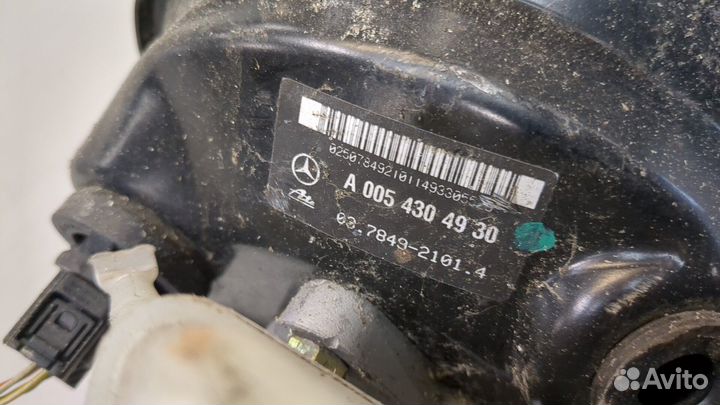 Цилиндр тормозной главный Mercedes C W203, 2003