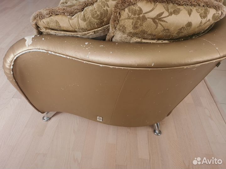 Кожаный диван бу раскладной 1,5 спальное место