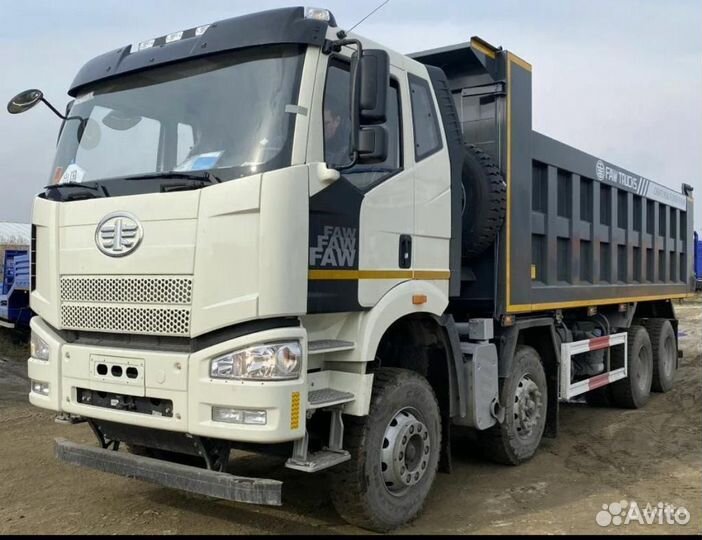 Водитель на новые самосвалы