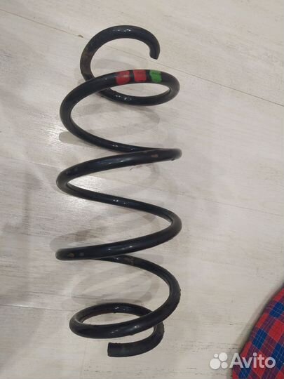 Пружина передняя jetta 6