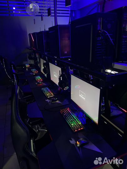 Компьютерный стол