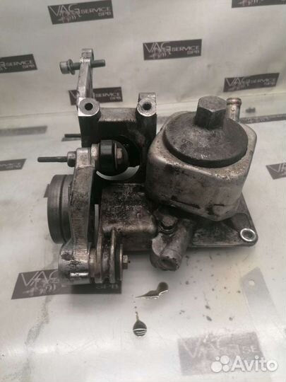 Кронштейн масляного фильтра VW VAG 2.5 AKE TDI