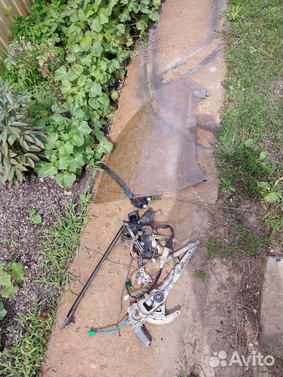 Запчасти для Дверей субару импреза subaru imreza