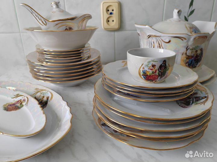 Набор столовой посуды на 6 персон. Фарфор. СССР
