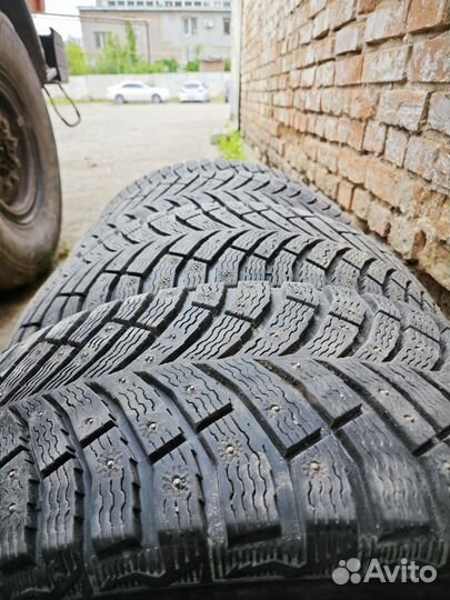 Michelin X-Ice North 4 215/65 R16 102T