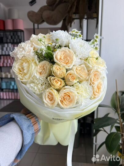 Букет кустовых роз