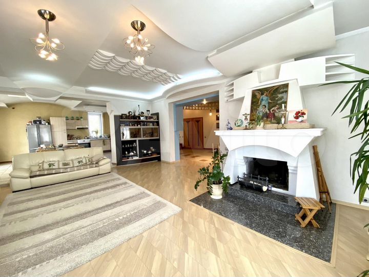 Коттедж 380 м² на участке 15 сот.