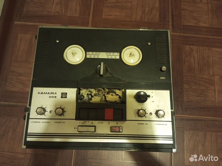 Катушечный магнитофон