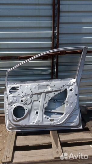 Дверь передняя правая Toyota Corolla 210