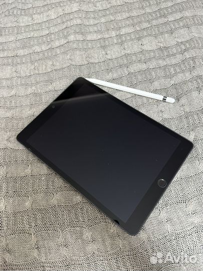 iPad 7 Wi-fi 32 гб и стилус Apple pencil