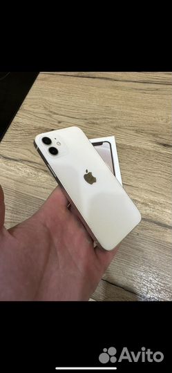 iPhone 12 в идеальном состоянии