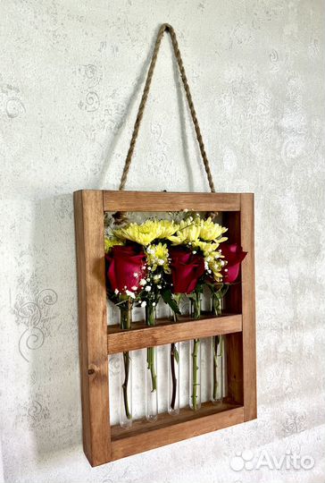 Картина с пробирками для цветов