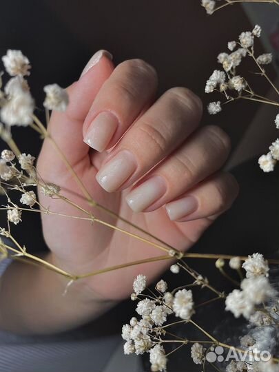 Модель на маникюр