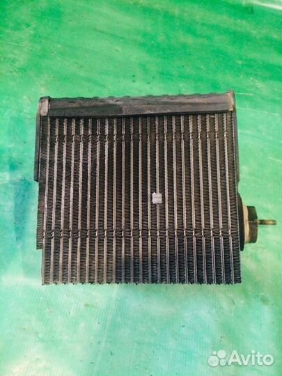 Радиатор печки кондиционера Mitsubishi Diamante