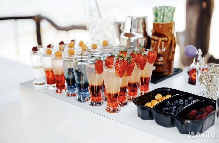 Пирамида из шампанского