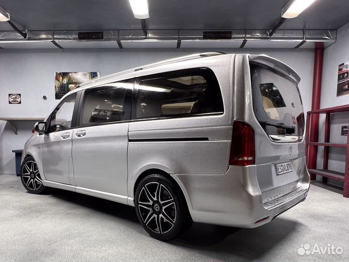 Коллекционная модель 1 18 Mercedes-Benz V-Class