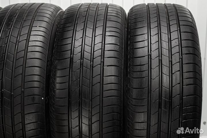 Kumho Ecsta HS51 215/55 R17 94