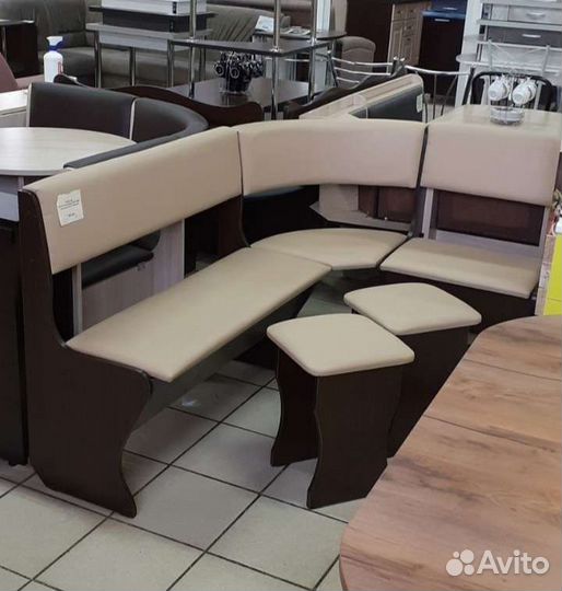 Набор уголок + 2 табурета