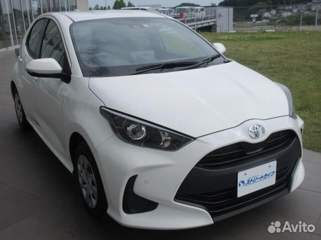 Toyota Yaris 1.0 CVT, 2020, 59 000 км с пробегом, цена 931000 руб.