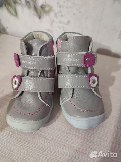 Ботинки на девочку 21 размер новые