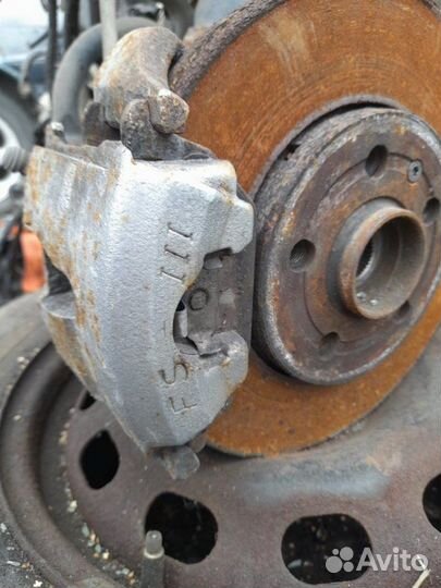 Суппорт передний левый Skoda Octavia A4 1.6 2011