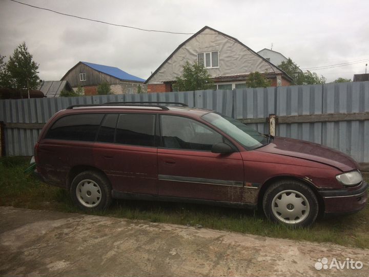 Opel Omega 2.0AT, 1995, битый, 250000км