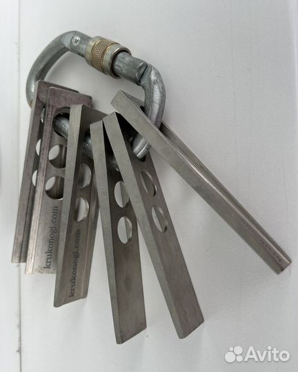 Крючья швелерные титановые