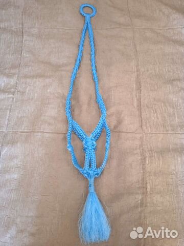 Подцветочник настенный вязаный