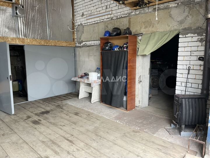 Гараж, > 30 м²