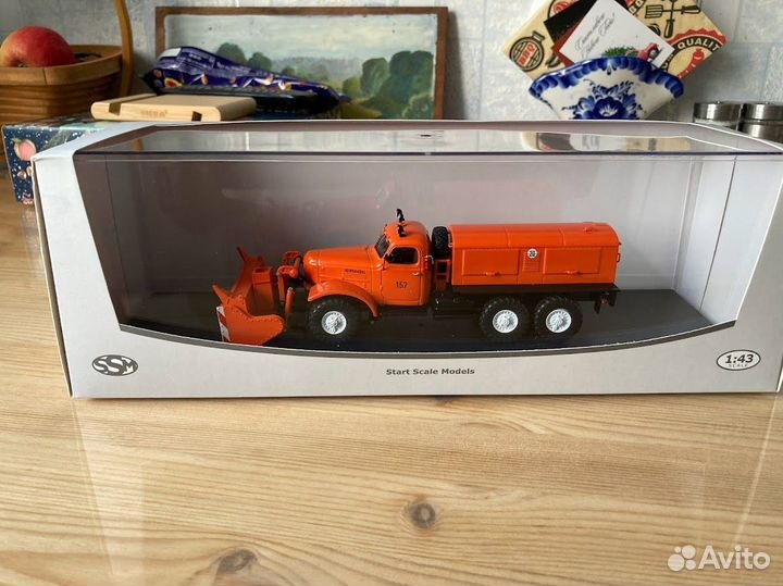 Модель 1:43 SSM Снегоуборщик Д-470 на базе ЗИЛ-157