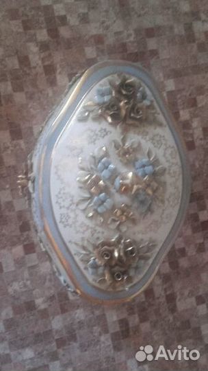 Фарфоровая шкатулка