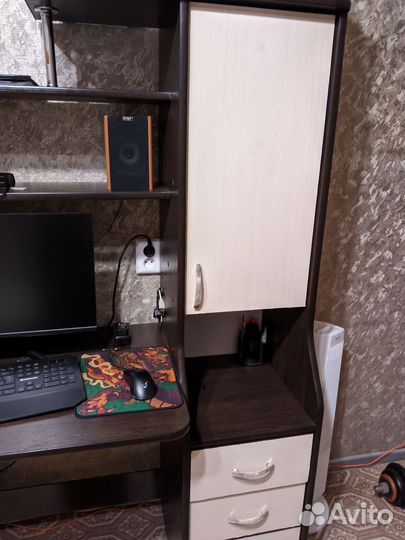 Компьютерный стол