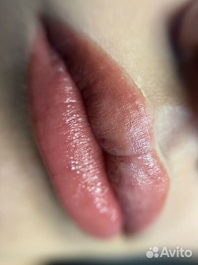 Перманентный макияж бровей губ и век татуаж