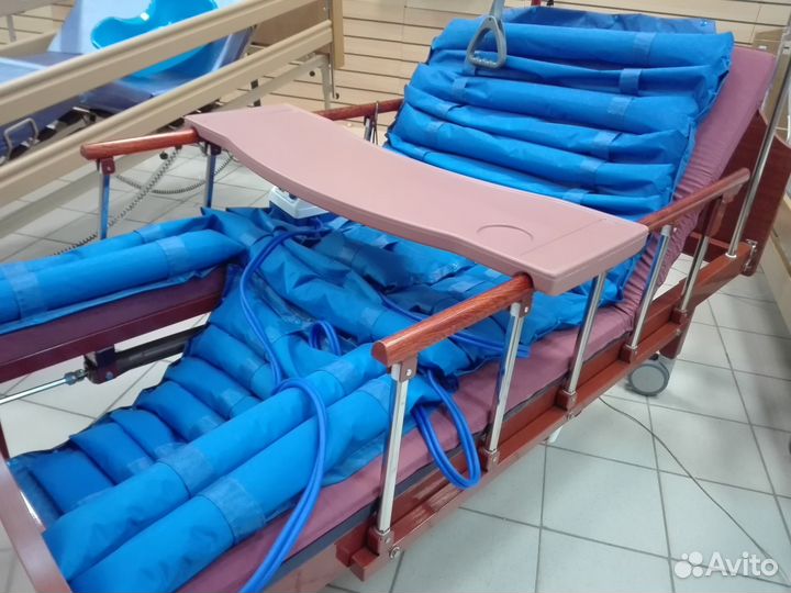 Медицинская кровать