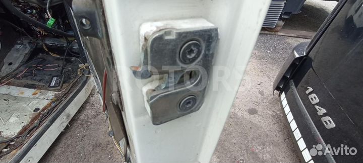 Замок двери правой DAF XF 105 2010