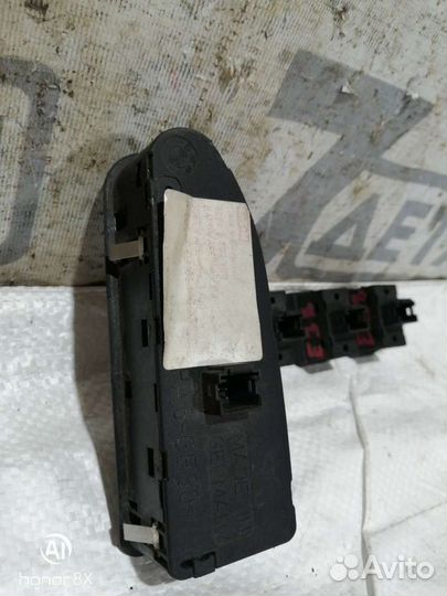 Кнопка стеклоподъемника BMW 7 E38