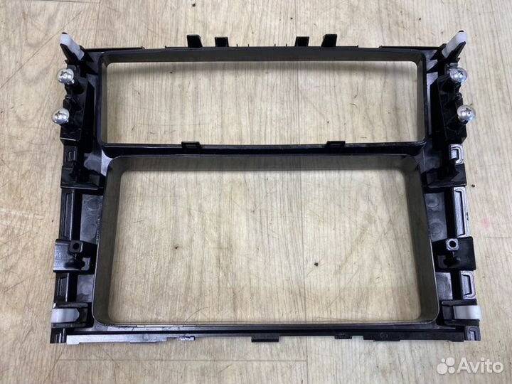 Рамка магнитолы Mitsubishi Pajero 4 V93W V97W V98W